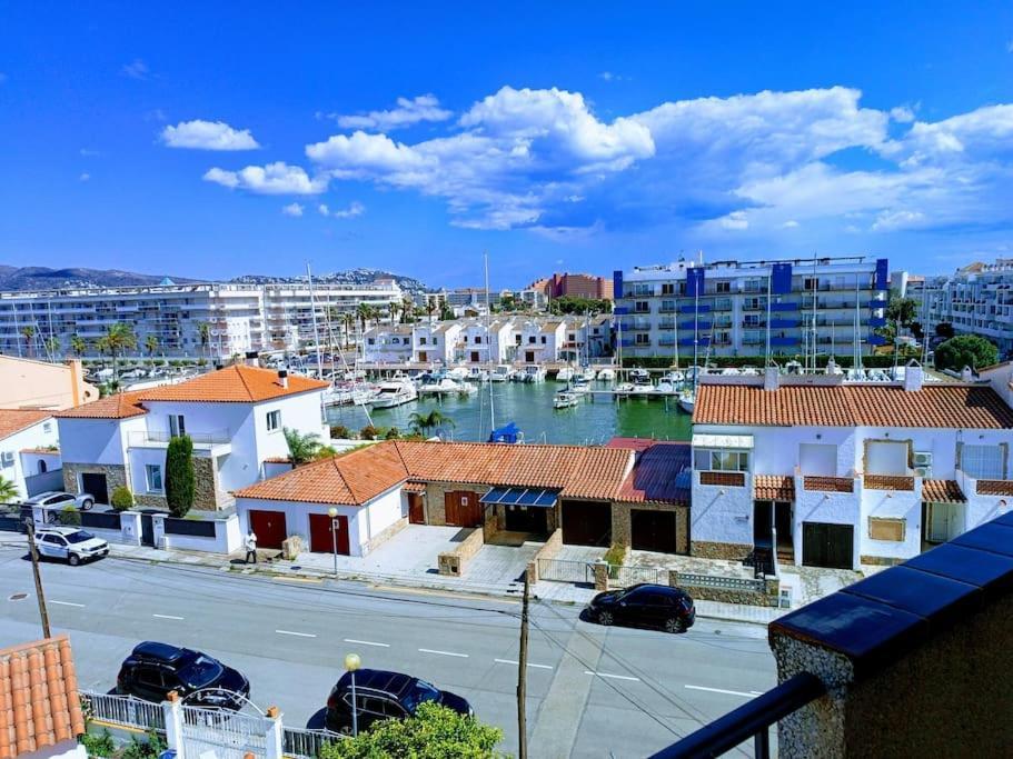 Estudio Con Vistas, Roses Bagian luar foto